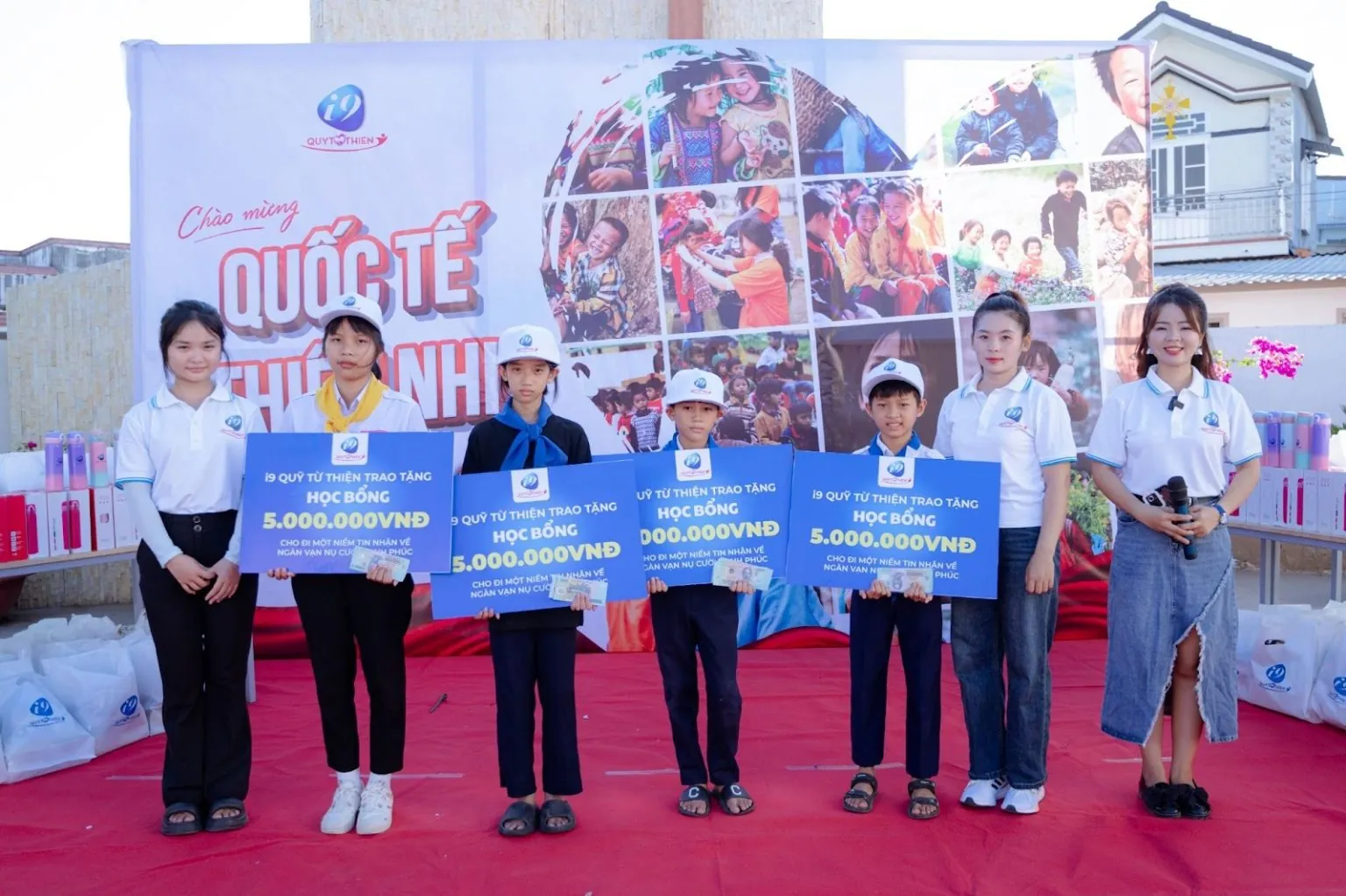 Biểu tượng trải nghiệm khách hàng và dịch vụ xuất sắc tại 999bet slot.