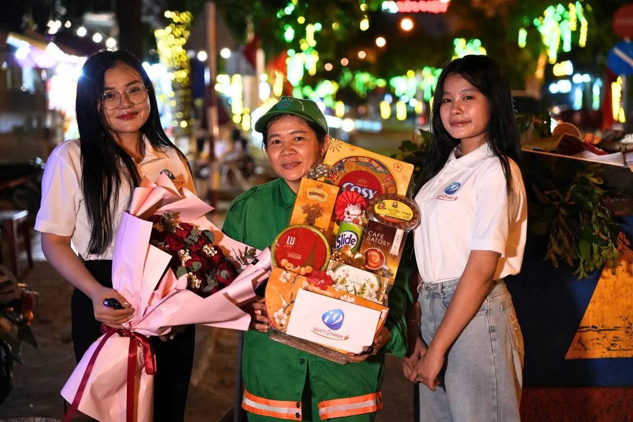 Hình ảnh cá cược thể thao với các môn phổ biến như bóng đá và esports tại 999bet slot.