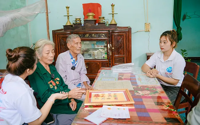 Biểu tượng huy chương vàng thể hiện uy tín và danh tiếng của thương hiệu 999bet slot.