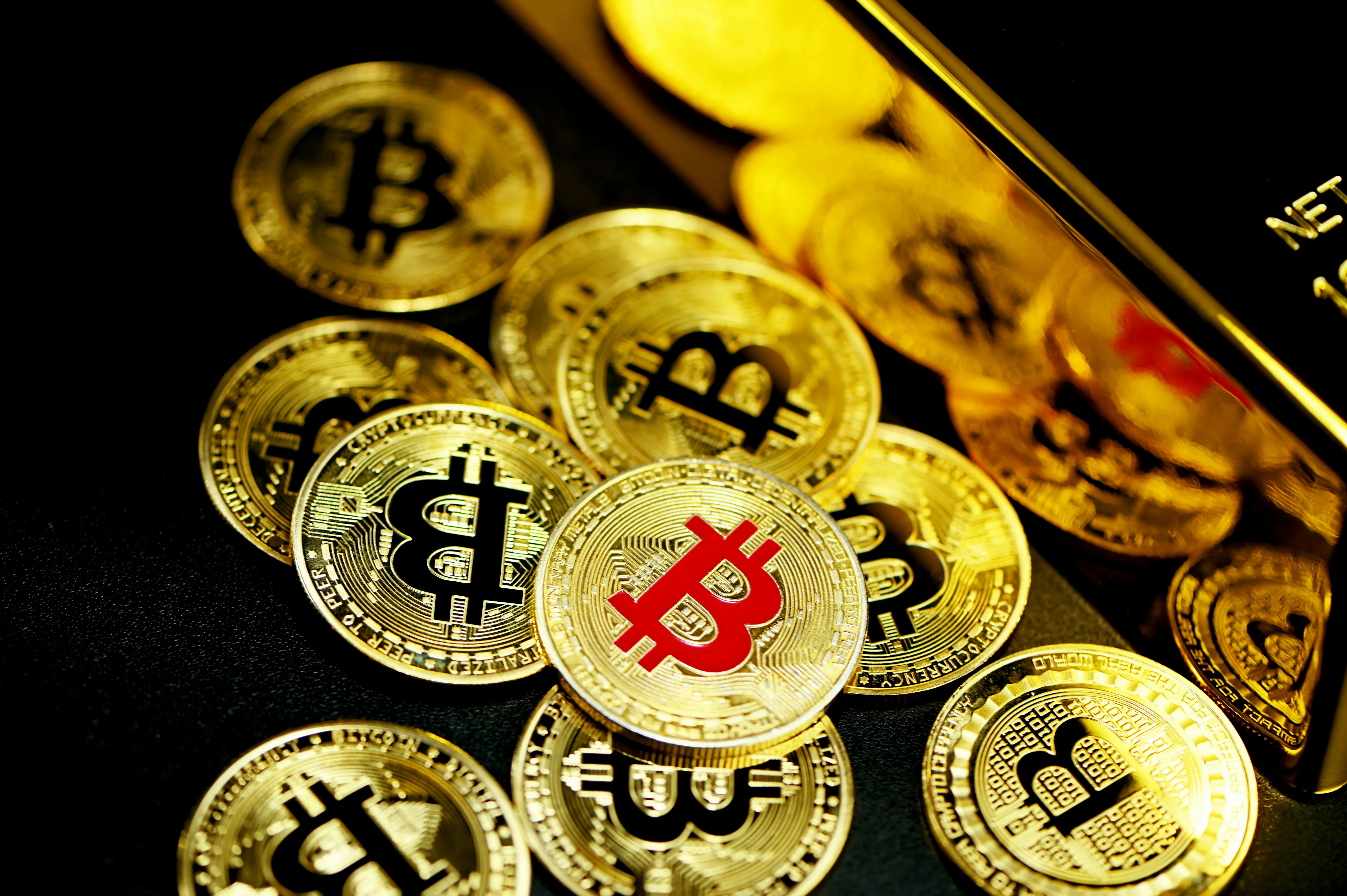 Hình ảnh sang trọng của Câu lạc bộ VIP 999bet Slot với các yếu tố vàng và đen